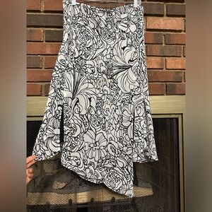 🛍️Lanebryyant white and black floral skirt Size 14-16 excellent condition